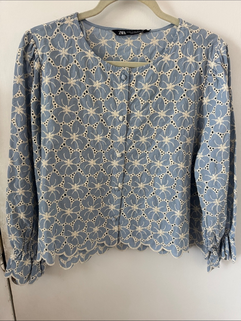 Zara NWT Blue Eyelet Floral Button-Front Blouse with Cream Embroidery